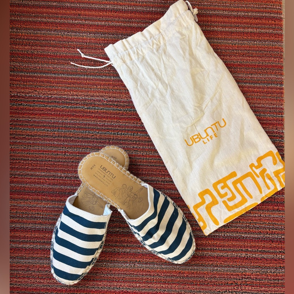 Ubuntu Classic Afridrilles Mule in Blue and White Stripe, Womens size 8.5. NWT